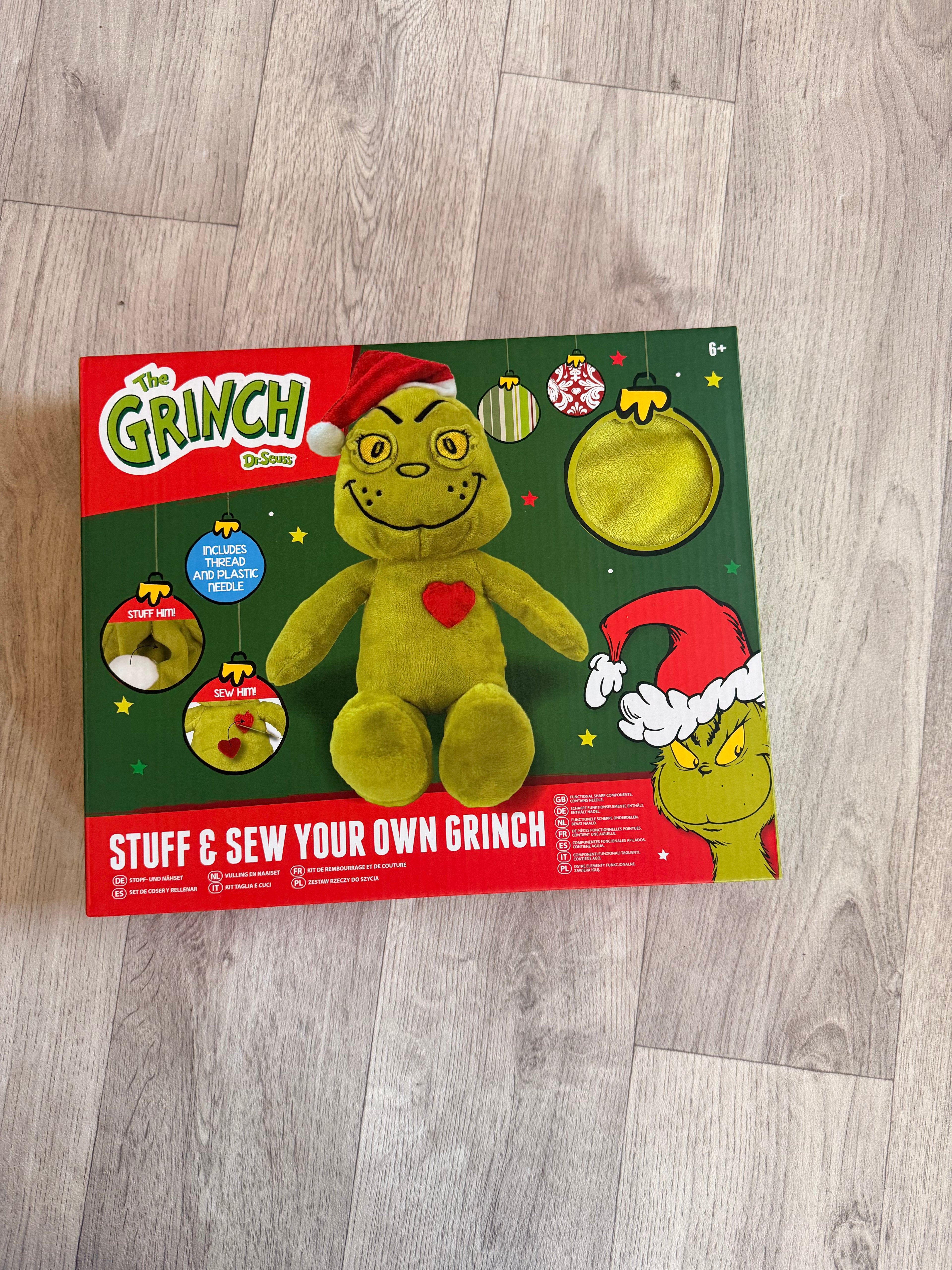 10 piece Grinch  bundle + free gift