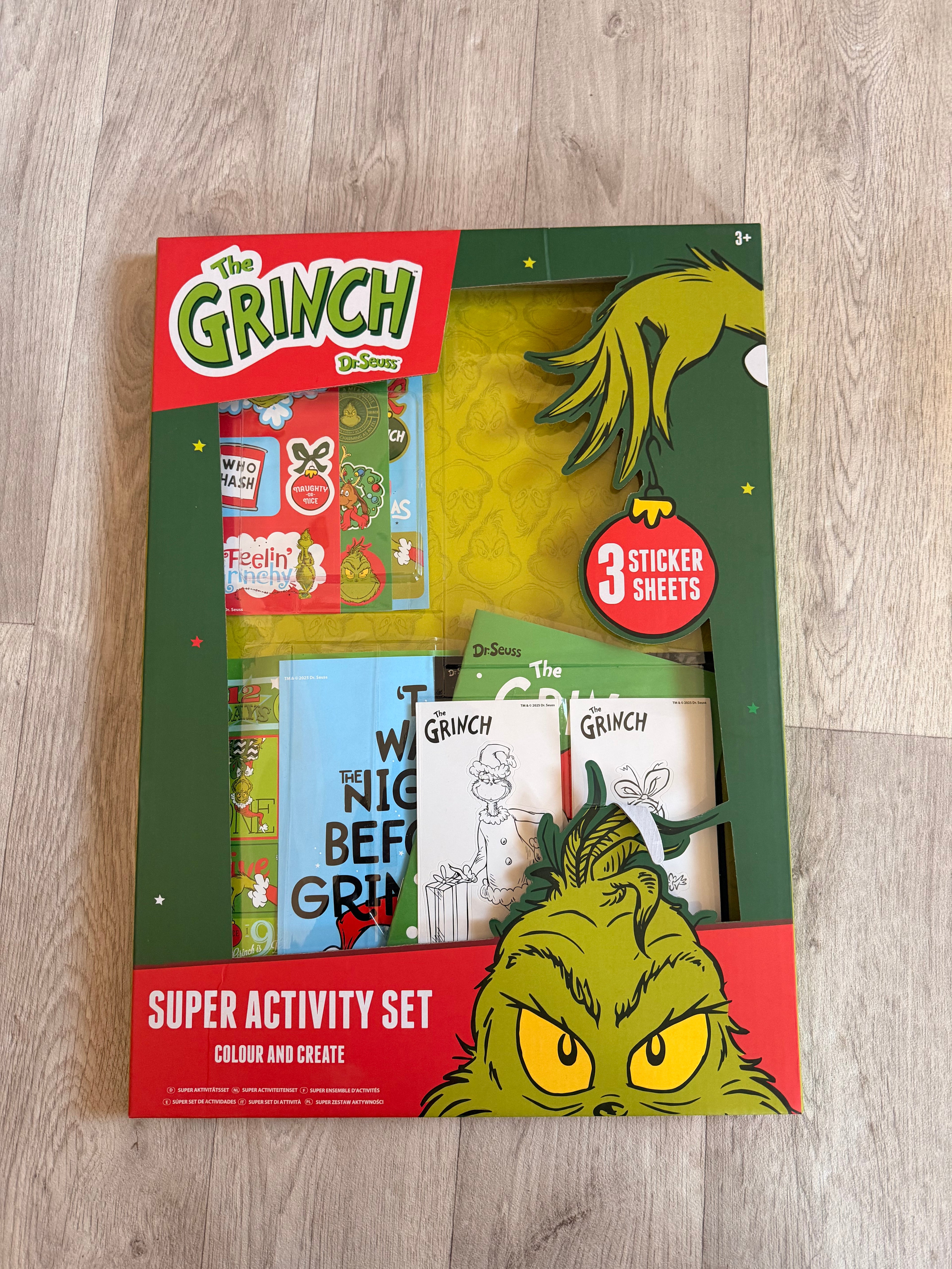 10 piece Grinch  bundle + free gift