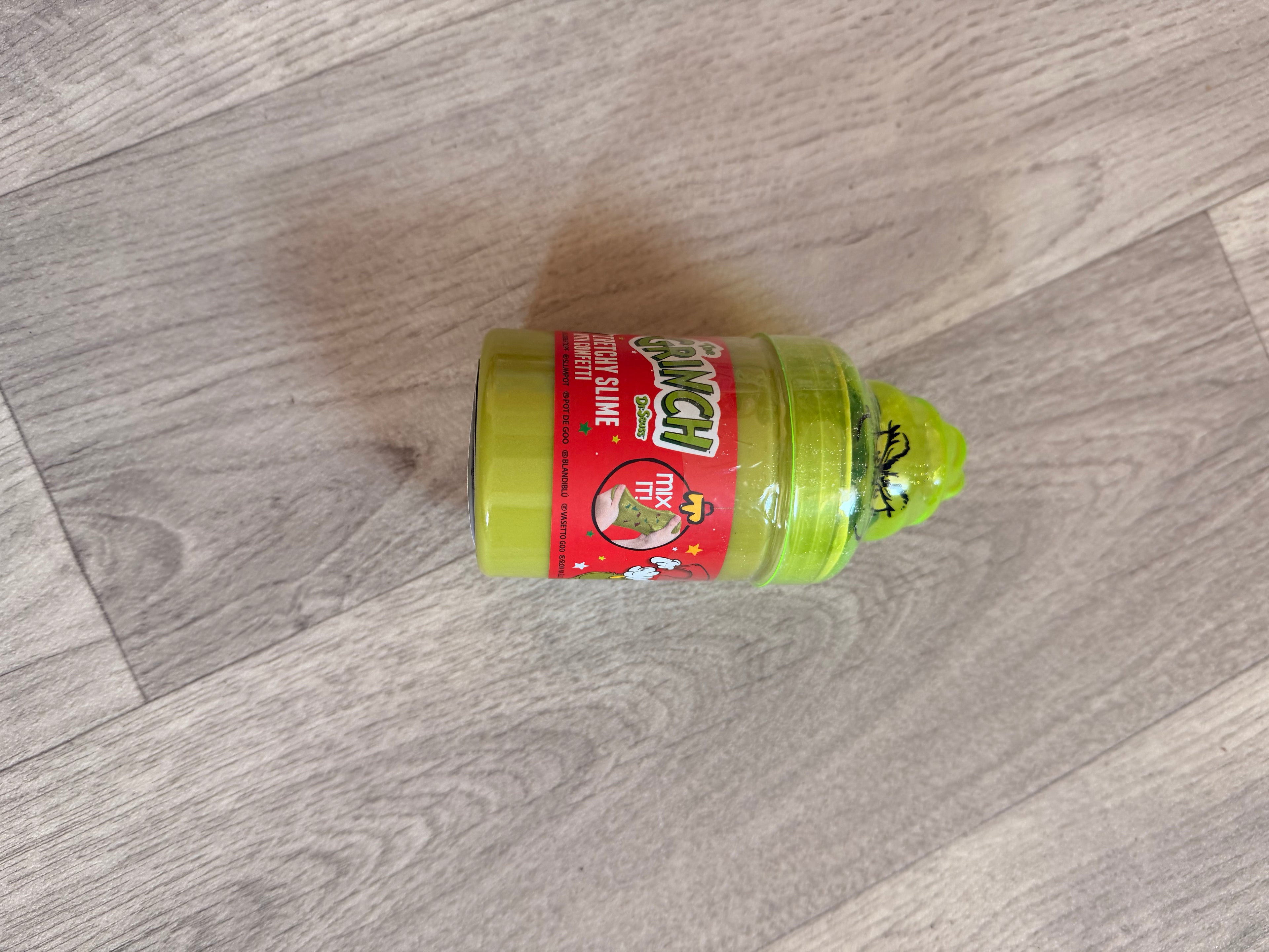 10 piece Grinch  bundle + free gift